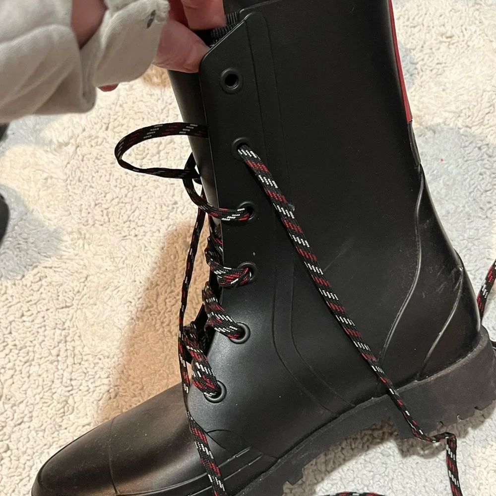 BERNARDO BLACK RAIN/SNOW BOOTS!! REALLY COMFY AND COZY😍 VERY WARM! SIZE 9 - Picture 6 of 8